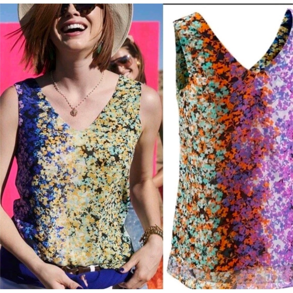 CAbi #5538 Merry Go Round Wraparound Floral Shell Tank XL Size V-Neck Sleeveless
